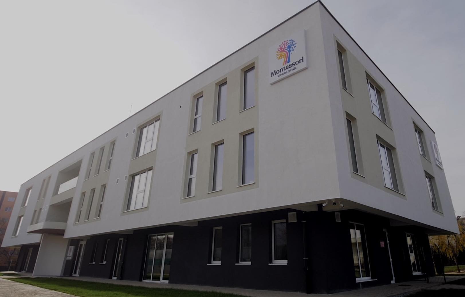 Montessori School of Iași – lucrări structurale și finisaje
